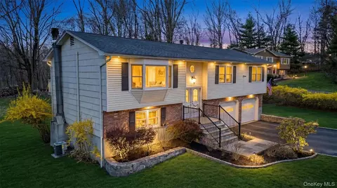 76 Colonel Enoch Dr, Carmel, NY 10512