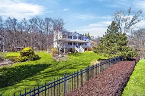 5 Gabriels Dr, Chester, NY 10918