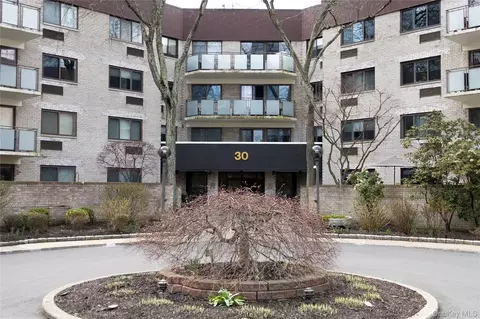 30 Greenridge Ave #4E, White Plains, NY 10605