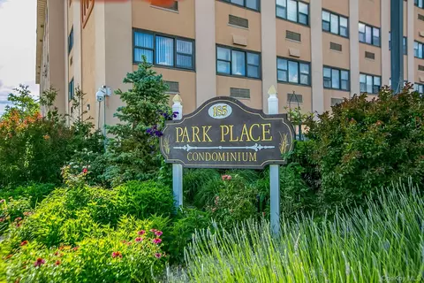 185 W Park Ave #406, Long Beach, NY 11561