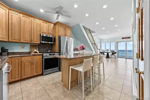 11 Pine Ln #A, Bayville, NY 11709