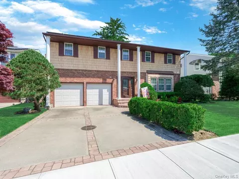 254 Meredith Ln, West Hempstead, NY 11552