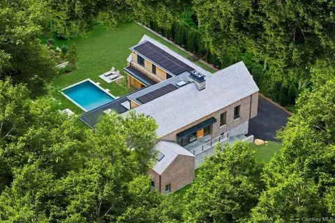 481 Brick Kiln Rd, Bridgehampton, NY 11932