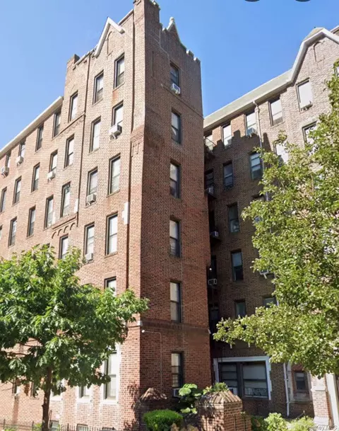 36-20 168 Street St #3I, Flushing, NY 11358