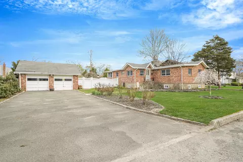 229 4th St, Saint James, NY 11780