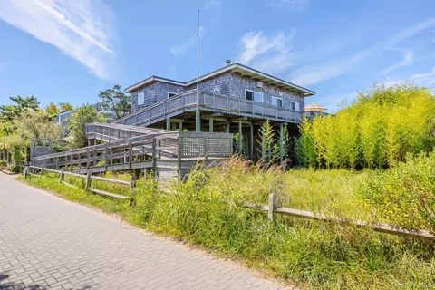 15 Dune Way, Ocean Beach, NY 11770