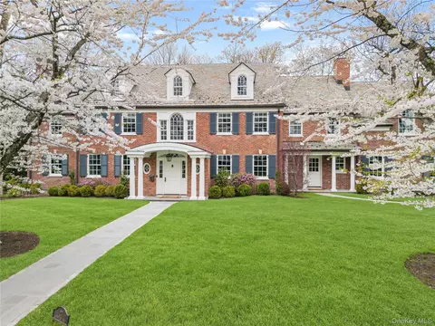 27 Kensington Rd, Scarsdale, NY 10583