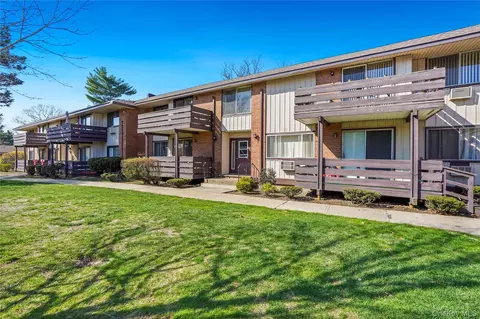 52 Sierra Vista Ln, Clarkstown, NY 10989