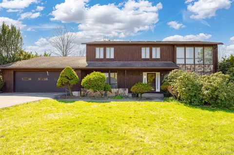 32 Sherwood Hts, Wappinger, NY 12590