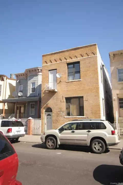 37-21 103 St, New York, NY 11368