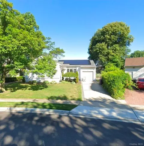 68 Riverdale Rd, Valley Stream, NY 11581