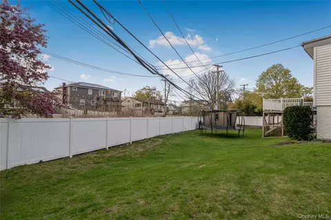 Exterior - 68 Riverdale Rd, Valley Stream, NY 11581 photo 2 of 4