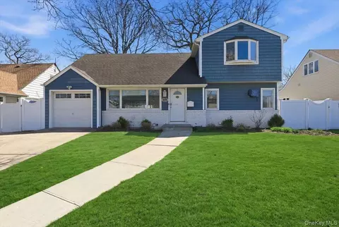 739 Dogwood Ave, West Hempstead, NY 11552