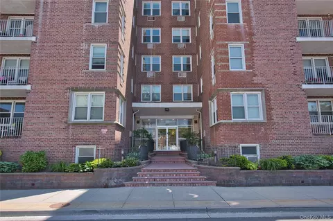 210 E Broadway #4F, Long Beach, NY 11561
