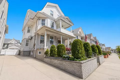 94-25 85th Rd, New York, NY 11421