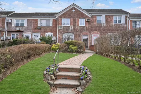 136-54 71st Rd, Flushing, NY 11367