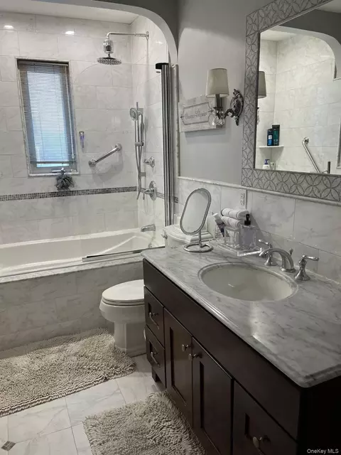 Bath - 136-54 71st Rd, Flushing, NY 11367 photo 3 of 5