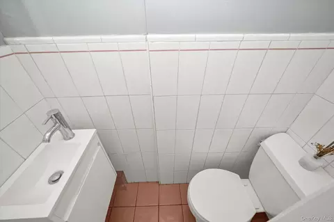 Bath - 136-54 71st Rd, Flushing, NY 11367 photo 1 of 5