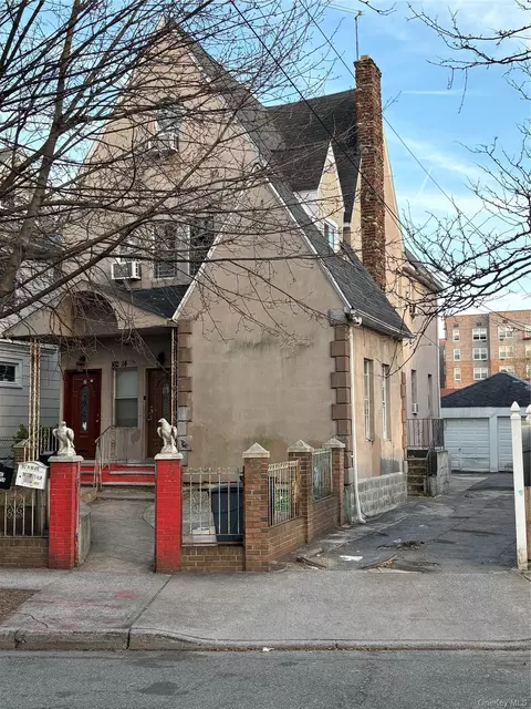 162-14 86th Ave, Jamaica, NY 11432