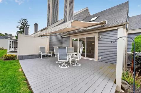 Exterior - 115 Fields Ln, Peekskill, NY 10566 photo 7 of 9