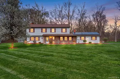 18 Stephen Dr, East Fishkill, NY 12533