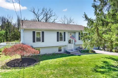 58 Farries Ave, Florida, NY 10921