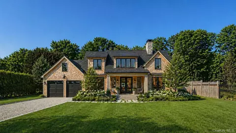 69 Peters Ln, Southampton, NY 11978