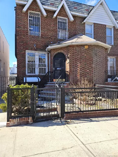 30-32 84th St, East Elmhurst, NY 11370
