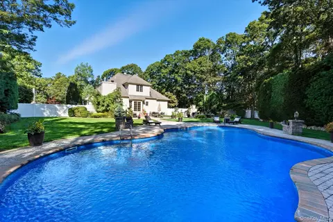 21 E Moriches Riverhead Rd, East Moriches, NY 11940