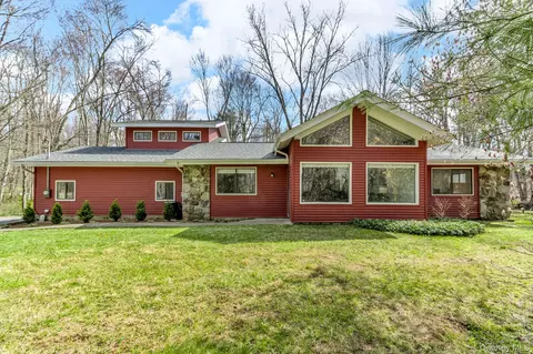 21 Sager Ln, Southeast, NY 10509