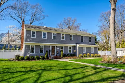 31 Meroke Trl, Port Jefferson, NY 11777