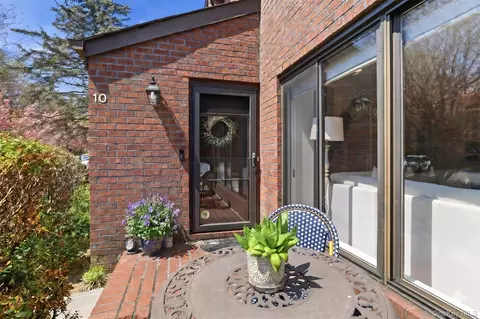 10 Oldfield #367, North Hempstead, NY 11576