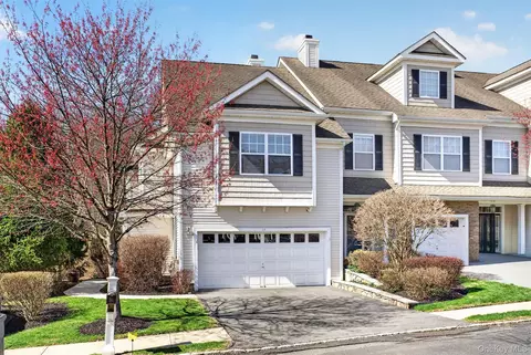 38 Putters Way, Middletown, NY 10940