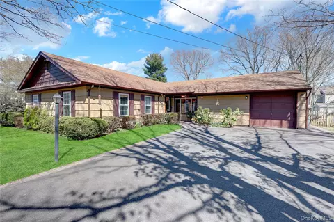 1369 Sycamore Ave, Bohemia, NY 11716