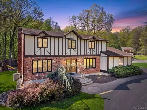 7 Bell Ct, Ramapo, NY 10901
