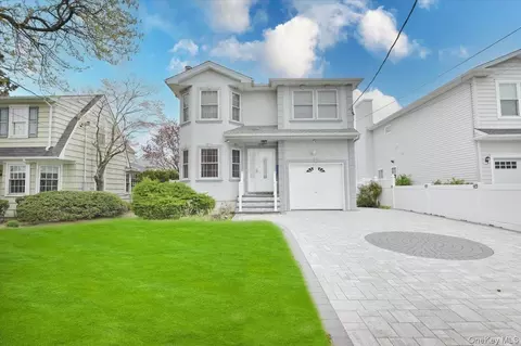 26 Maeder Ave, Merrick, NY 11566