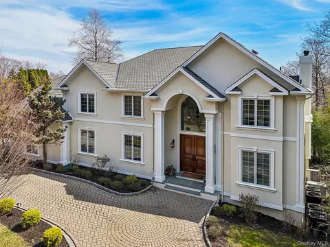 2 Tompkins Ct, Clarkstown, NY 10960