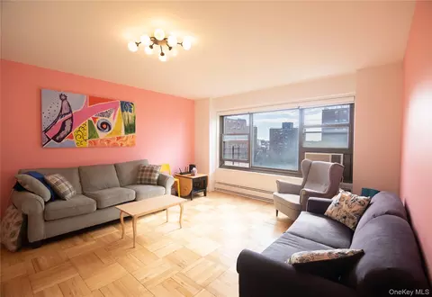 21-41 34th Ave #11B, Astoria, NY 11106