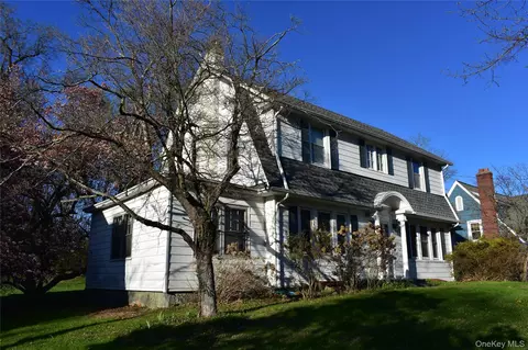 21 Rosalind Rd, Poughkeepsie, NY 12601