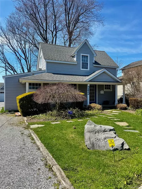 363 N Wellwood Ave, Lindenhurst, NY 11757