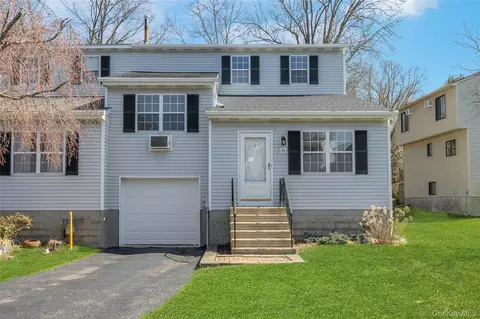 6 Elm Ct, Fishkill, NY 12524