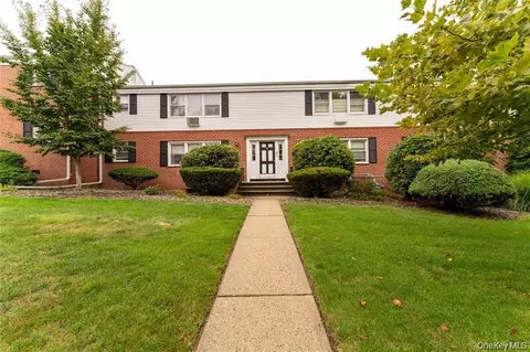 3 Sussex Ct #413, Ramapo, NY 10901