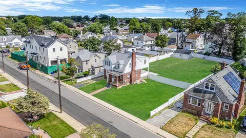 16 Felton Ave, Valley Stream, NY 11580