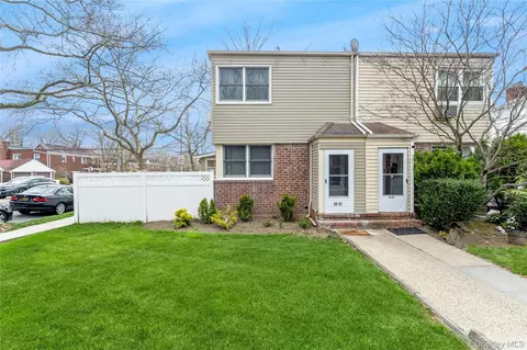 69-62 199th St, New York, NY 11365