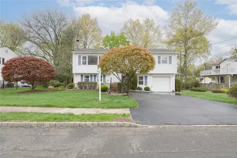 54 Meyer Oval, Orangetown, NY 10965