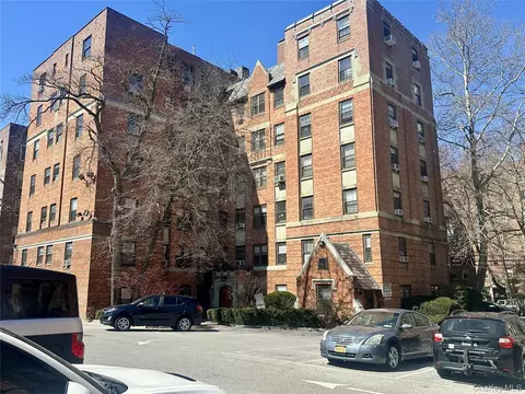 808 Bronx River Rd #4E, Bronxville, NY 10708