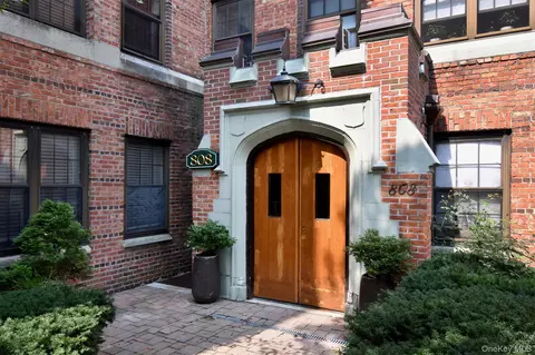 808 Bronx River Rd #4E, Bronxville, NY 10708