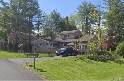 33 Melody Lake Dr, Thompson, NY 12701