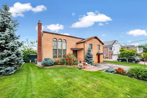 3420 Woodward St, Oceanside, NY 11572