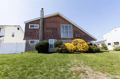 2492 2nd St, East Meadow, NY 11554